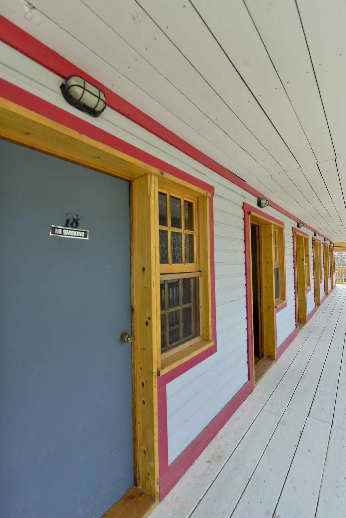 The Bunkhouse Hotell Dawson City Eksteriør bilde